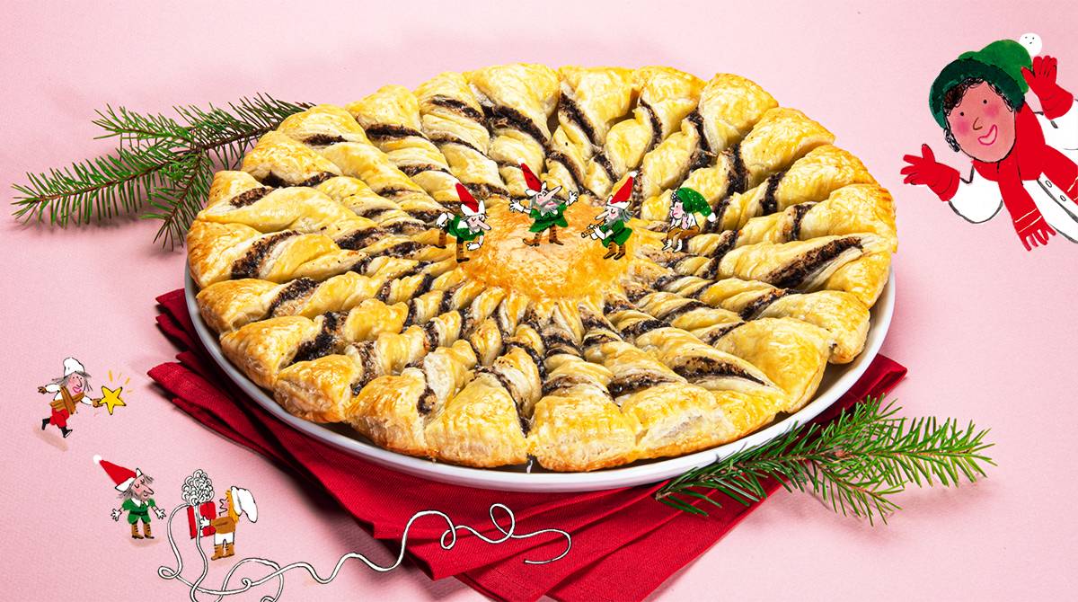 “La tarte soleil de Noël”, Astrapi n°960, 15 décembre 2020. Recette : Bruno Muscat. Stylisme et réalisation : Julie Boogaerts. Photo : Benoît Teillet. Illustrations : Laurent Simon.